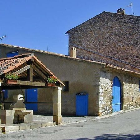 Maison De Village Centre Quinson Exteriér fotografie